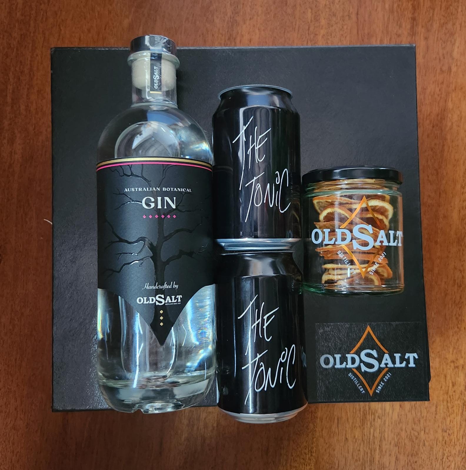 Classic gin and tonic gift pack Old Salt Distillery